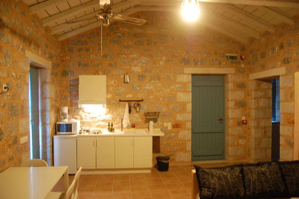 Philothea Guest House Mani Greece Mitziolena ภายนอก รูปภาพ